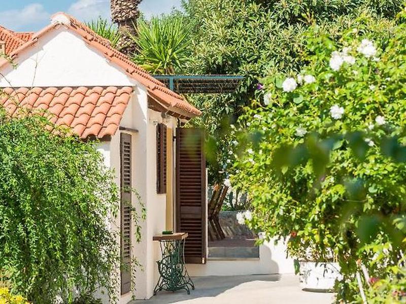 824126F41ECED128500B919D27DAED7A