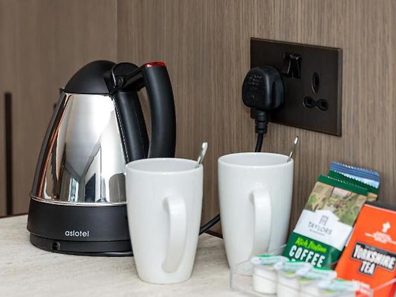 CBB28F1675AF228B6174A95AA92DDF06