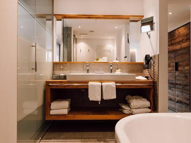 D37DBF4CCAB8A549CB70964B1C67A7C8