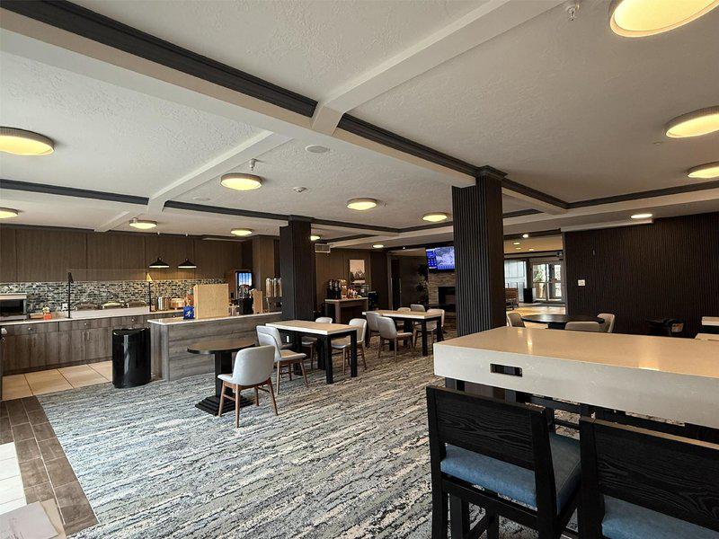 68C464D439A577A77B99686218546E6E