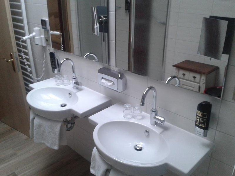 631390FF6433E7E2D5E944E2A52AD6BE