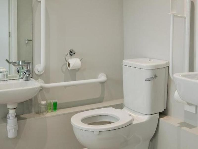 46B06B1ACA53AD50B16F492258118191