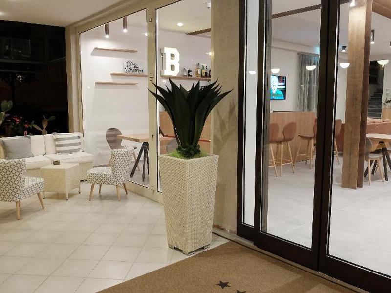 4E7A7A4D75134DA77A65917277C7B03E