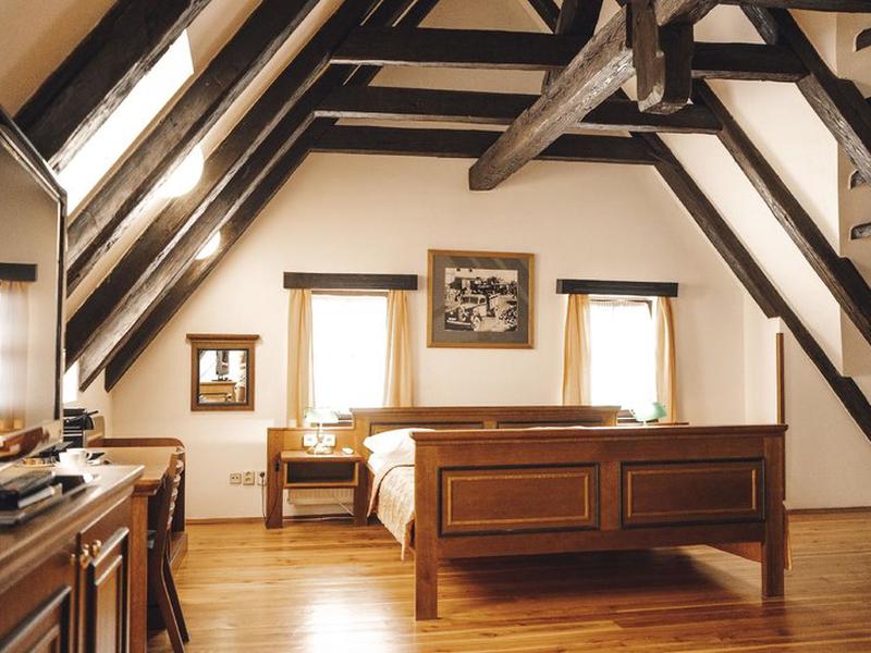 E3432B077BCD91E6165E519A56E60FB6