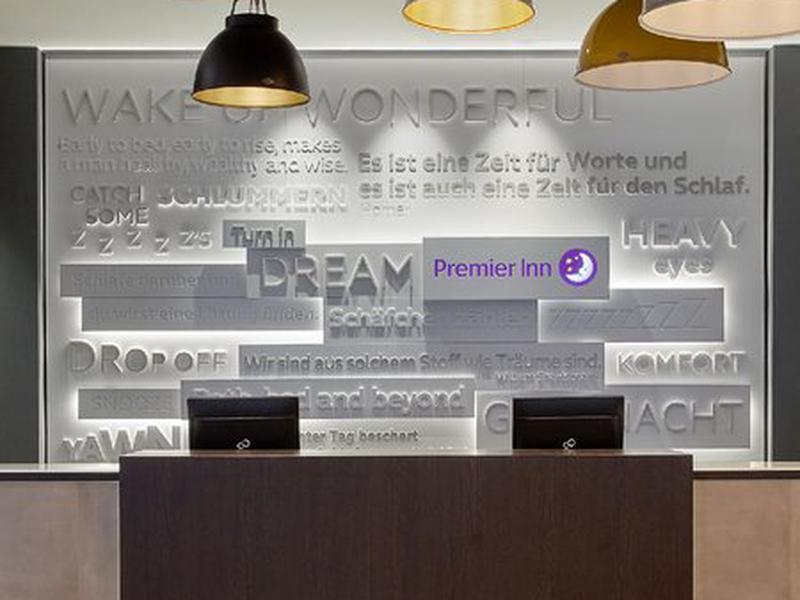 524BDA94A1A921D03781F705957D9851