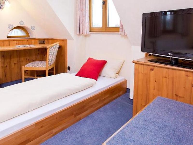 35707F444A119833E0600E9484360394