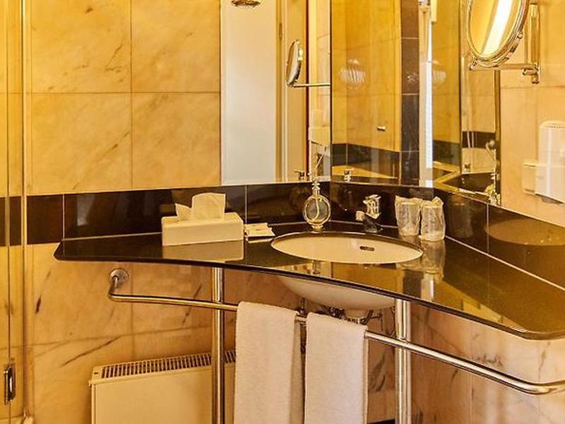 07D79773C5E8A55B891EFE3E95A1E574