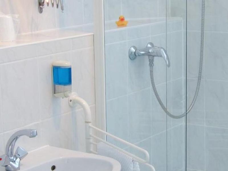 E2FD6A7E3C950AAF26A68A9137F5F7B1