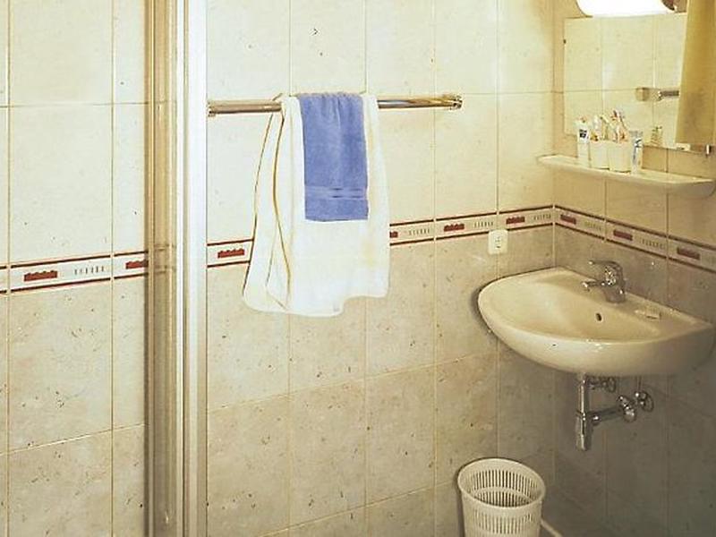 6C80E48DF0F6A1B7E97DFCBE69910A32