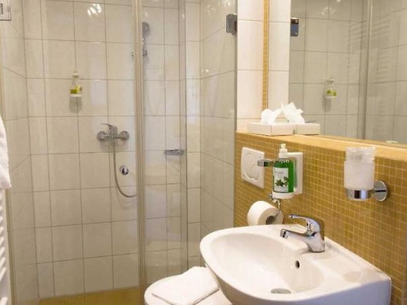 45FC7A219E957901BBB29E2854C853A0