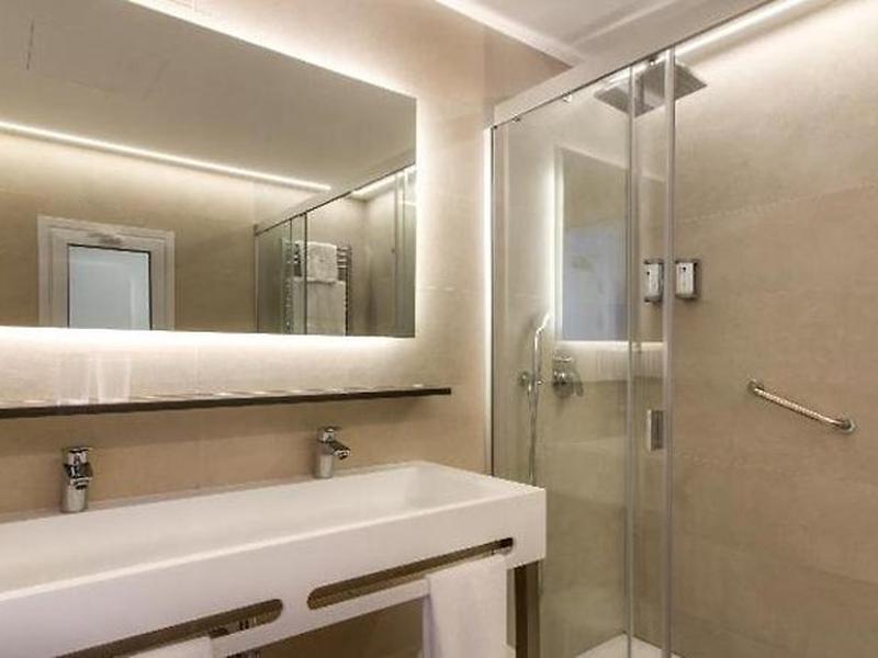 224D439C9AAF625A8999F936036F60C3