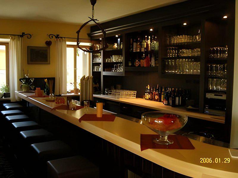 62378DBC3A8EBA17C39F8F38C2522AEE
