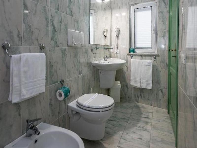 EBAEF6E13328D6E6A5B6DDD27D6866D9