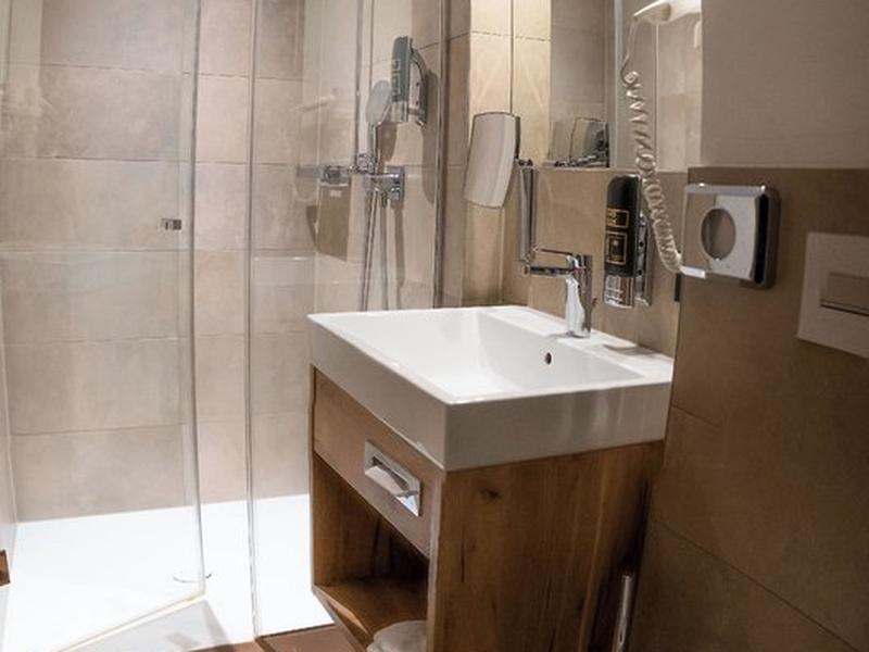 A87F7B5F98E95B644D2C431ABA02C379