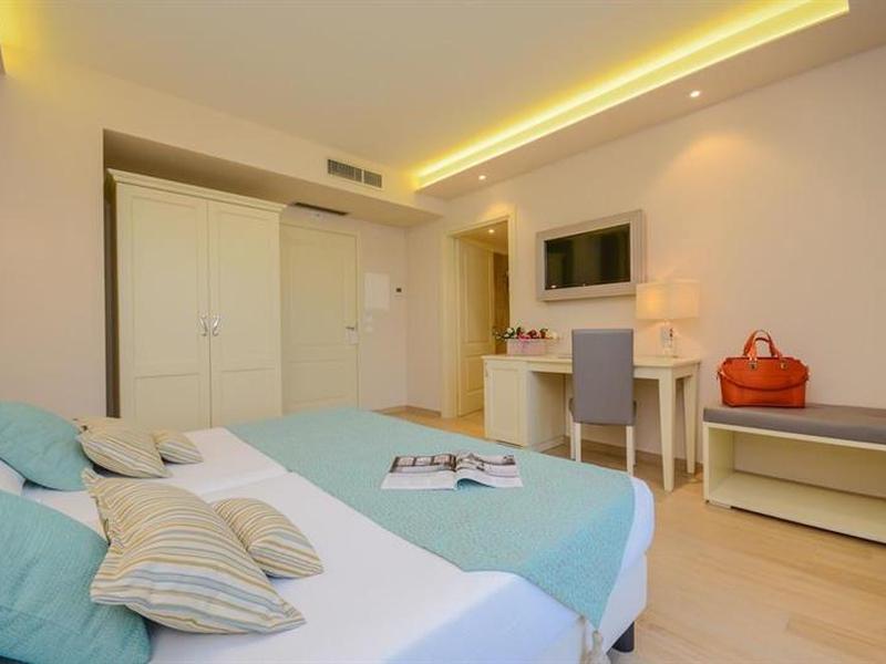 14E52600A75694CBA7632AACDEECEC3E