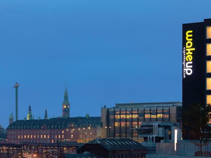 EC9244CFAF9F19393D72A299C83DE371