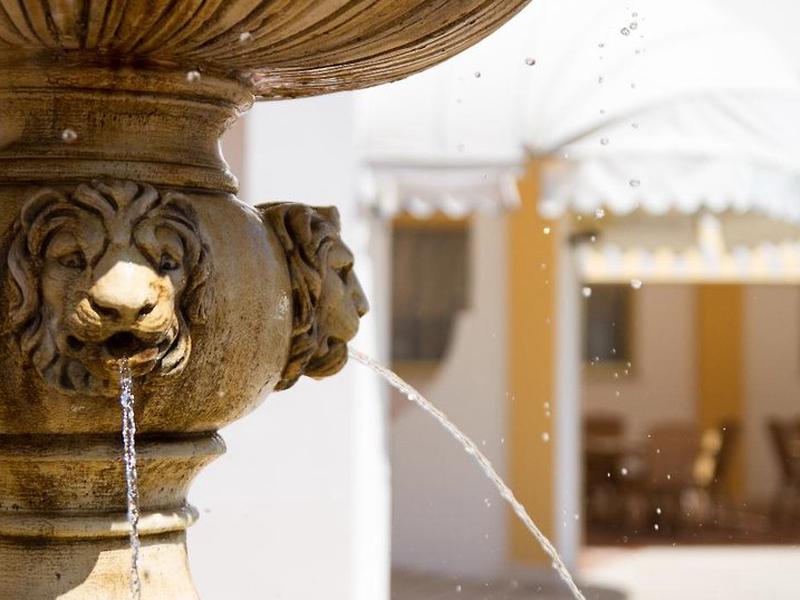 79FA2DD57ED21D8E0E0785A7BC1EFB4F