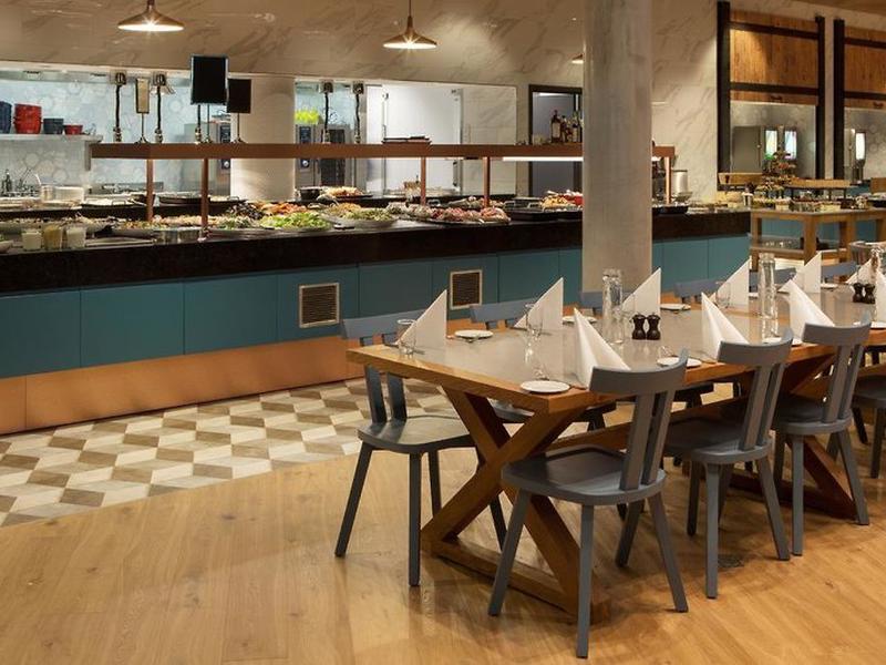 FD183A1297F5F3FBB593FCEE18B97B33