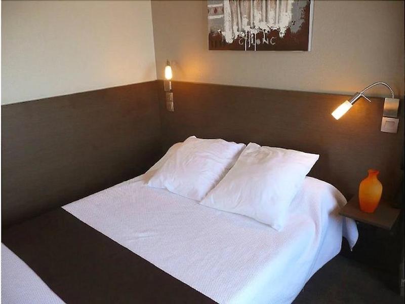 472C46F7F74590225D322D5E0DB2FF03