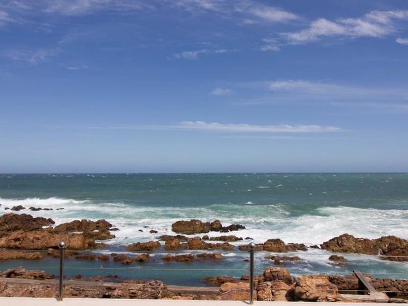 F393F10A84744B34A4393C3630C0B857