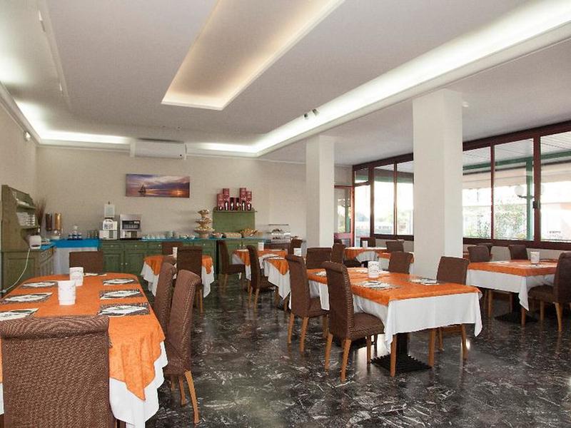 8F87F4A941D611670D3BF54D3B945D08