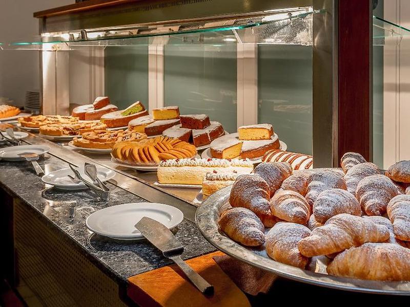 F3F3274772680E6B2BB0AB8F02130CA6