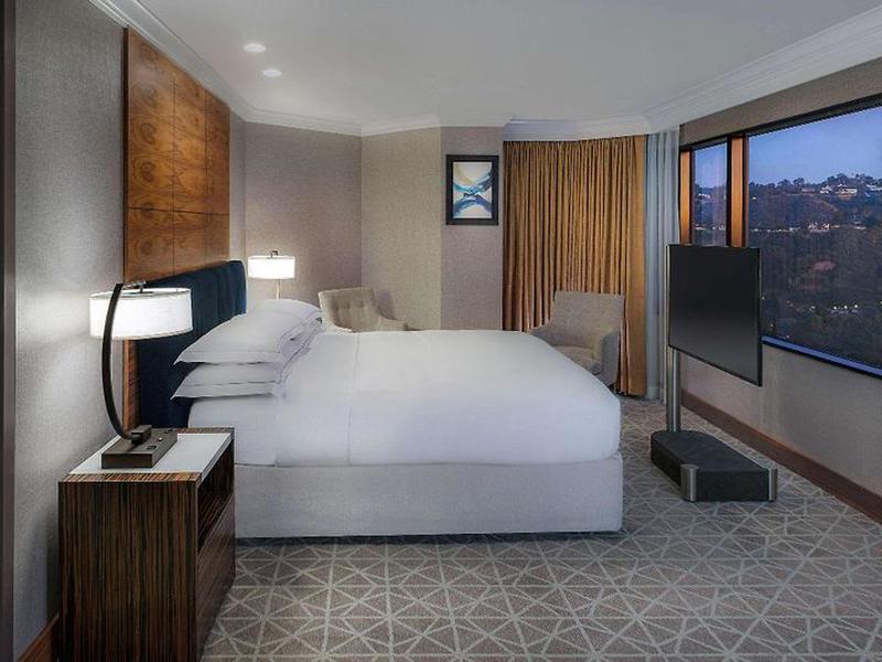 618BDEF8A27B52F8021B9A88982B332C