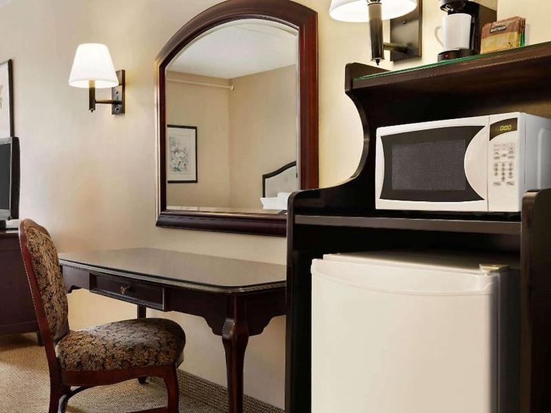 C2DA1136A3FF7450E6B6077205D0E82A