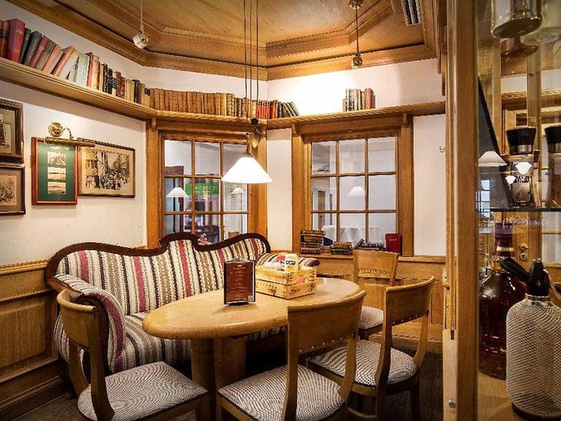 8D35EEE2702241A8D624096069BCC582