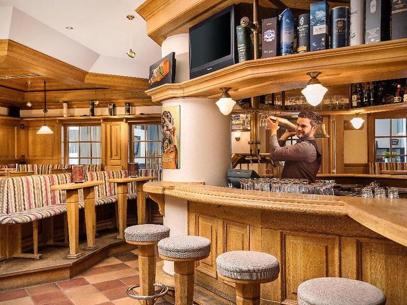 8B98AC9BC2DF82AB12EE1407DD06E6CF