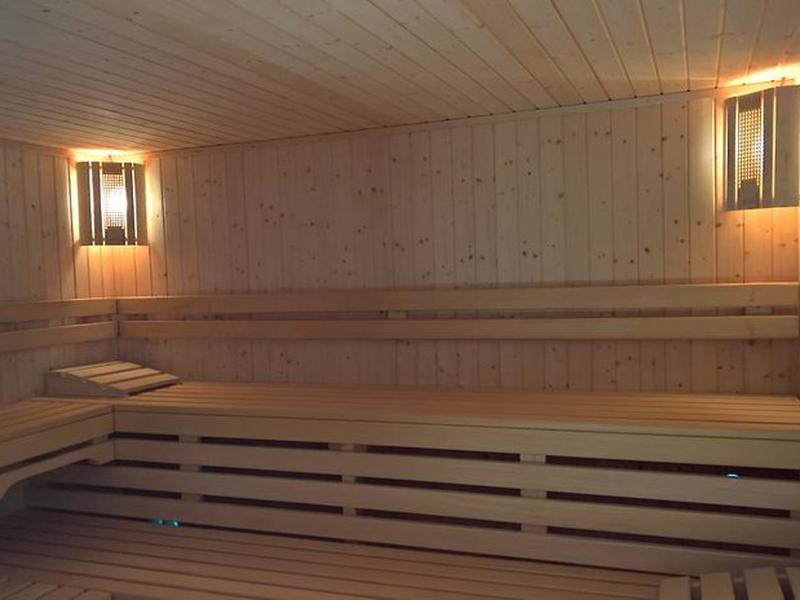 FCC9881CC5E4A845402BCB59BC165CA2