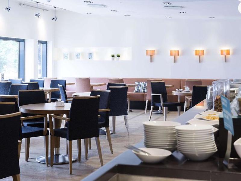 1BFA89575C04B5F43FB289184B66FAF7