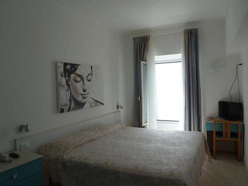 20B02A6830771748E5E1980DE1892BD4