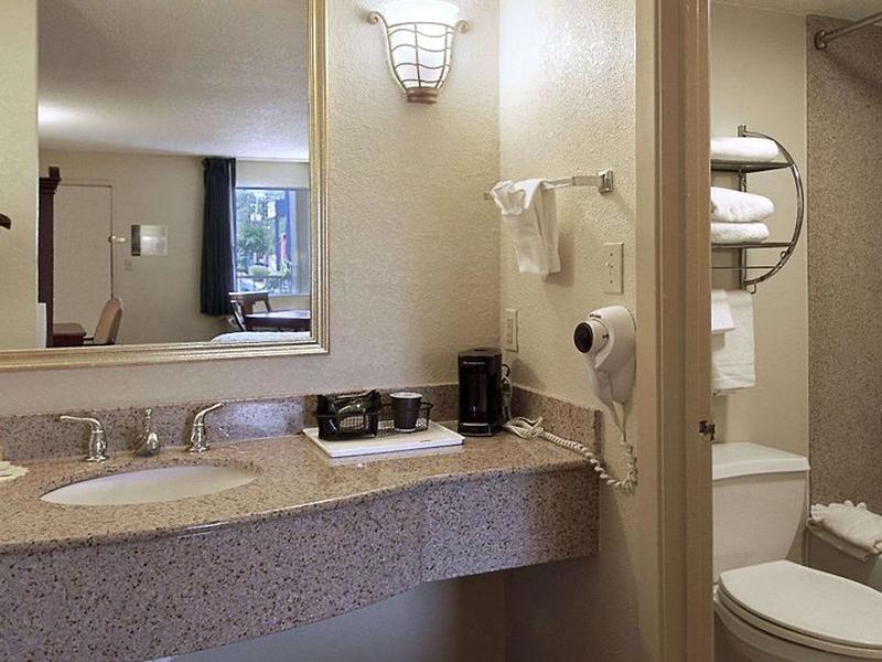 8228B45B7D3F5D2AA5D6F9C3CFFEC518