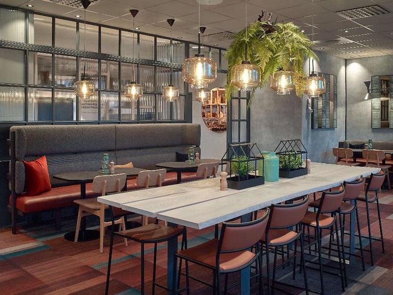 82F4EF893D65781F8FC757AF81A3AB64