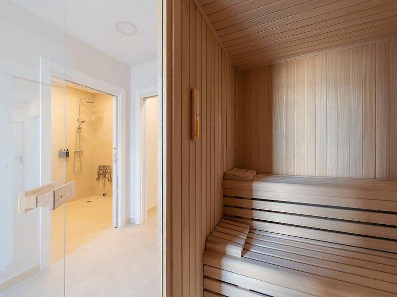 3D2740AF2090F8F14EE97E00F2343B24