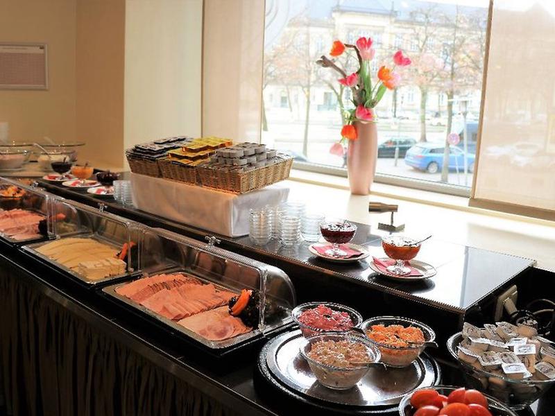 1FDA083E3D2B9F5137BFF3ED239885D1