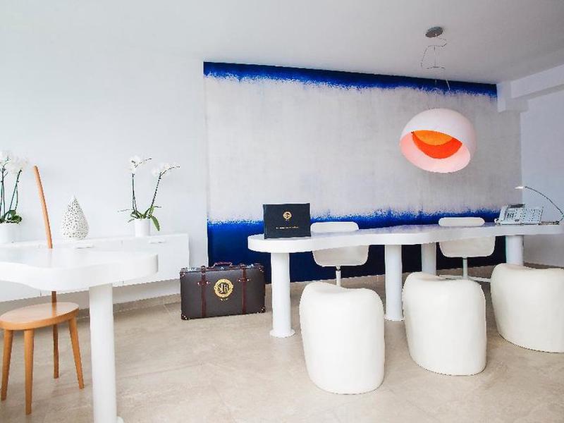 A7187FE3E5114550B91E1D066AE7EBDE