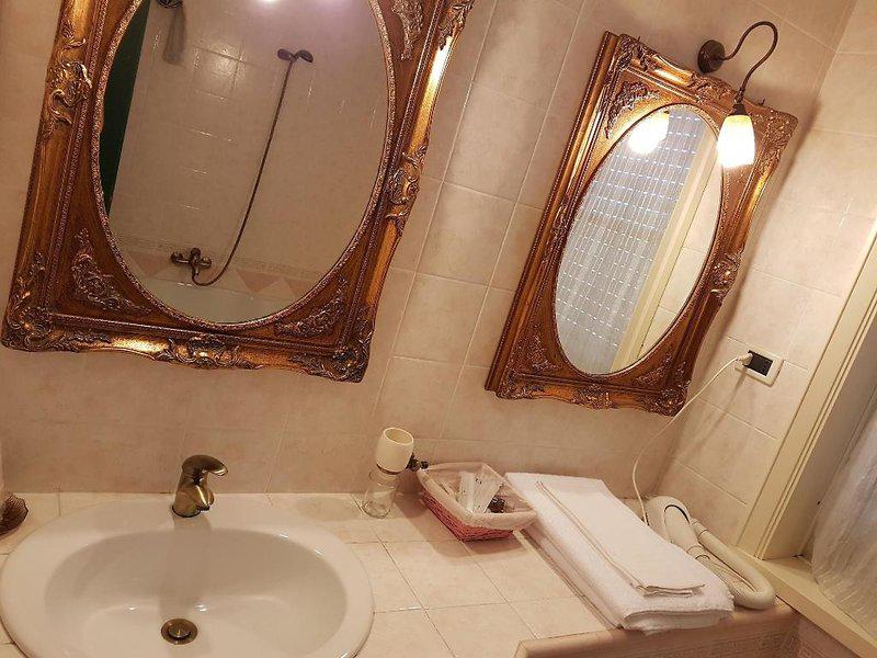 A9D7E0B3E2F44DE450F5222F10411949