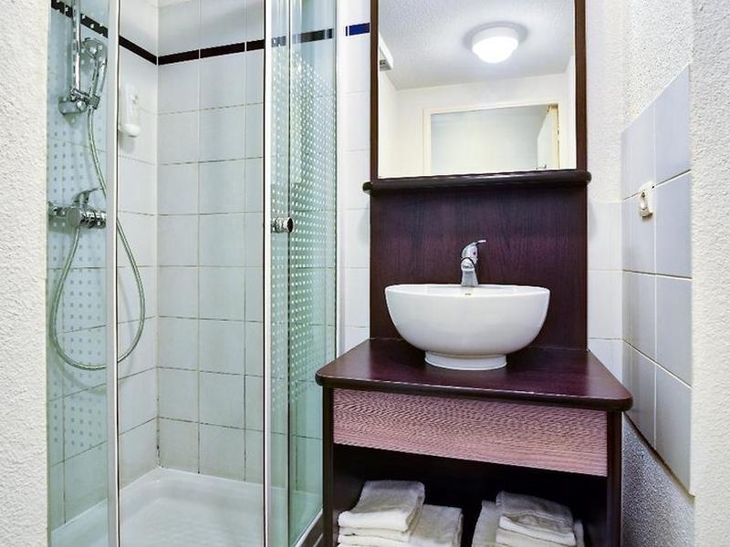 11B9762558170E673981F04858B967B8