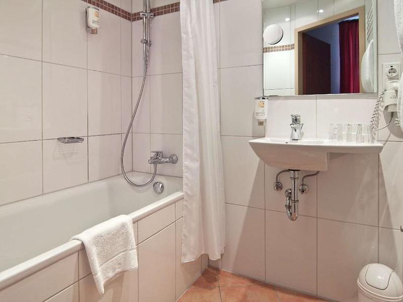 890869429A704FBAC7A96C794A511F70