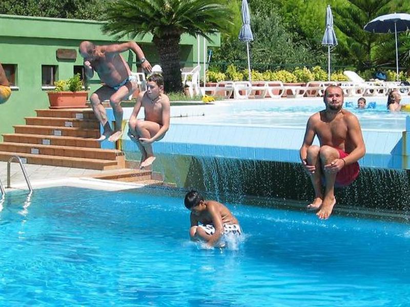 140CC2D8E4B3C88E510A7FACAB874908