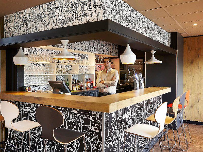 221405CE975EE74F1FD0B79F81086C1D