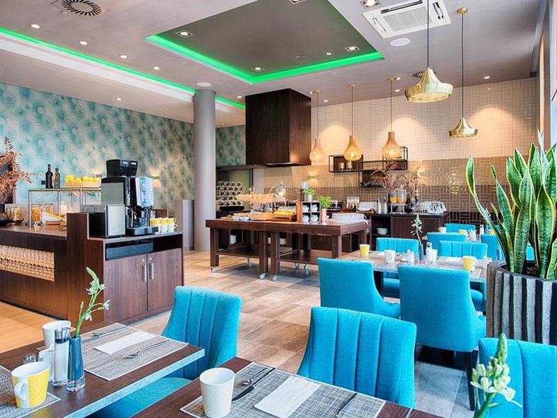 F928DCEFF3C3C81370C08B5FF69C1938