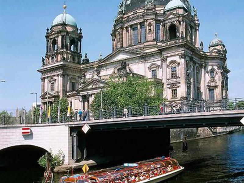 2A7E6CF1E8A601E1821F7B4C6BFF2687