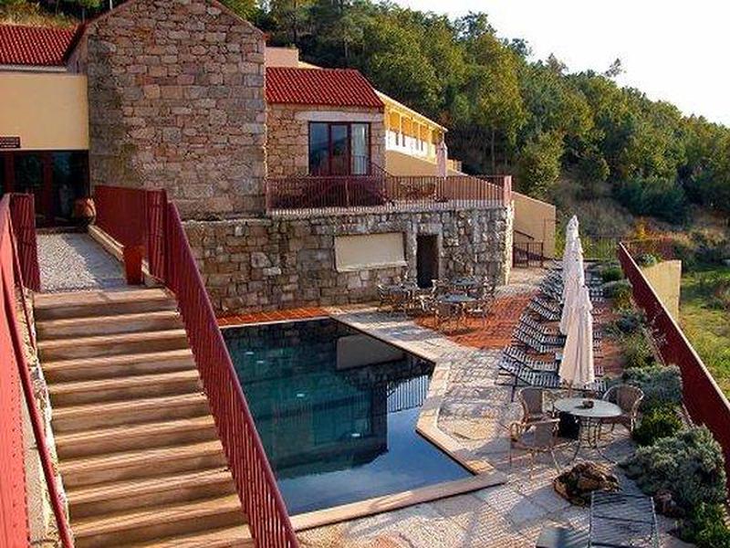 4927DC796051996CA3D3746E8B3BF96B