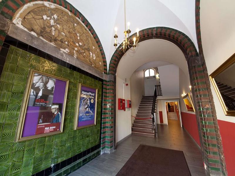 42256D3080B2A2D50379BF7E050FD2BF