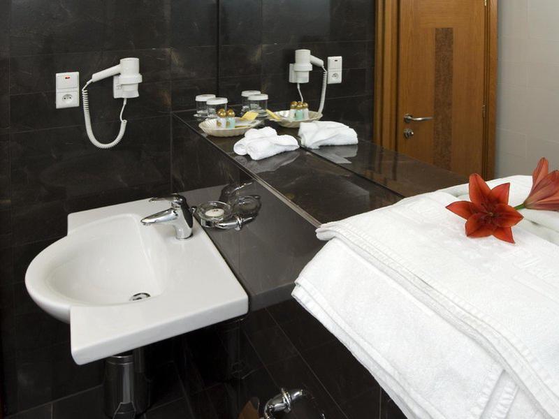 8472DD6C4C9F1F630044BD357608E9A8