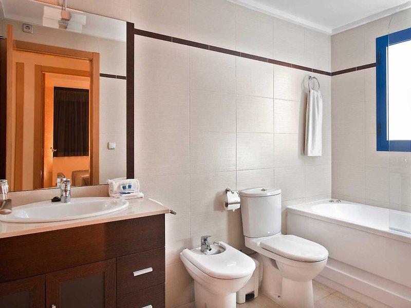 1265A331C4D022B0DEB4A89A09535A27