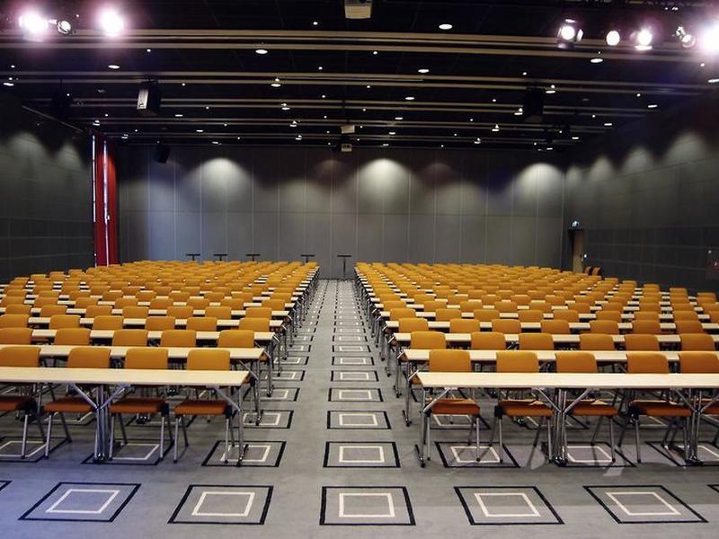 B1740F956857514FDC53EAC4FCFB74A3